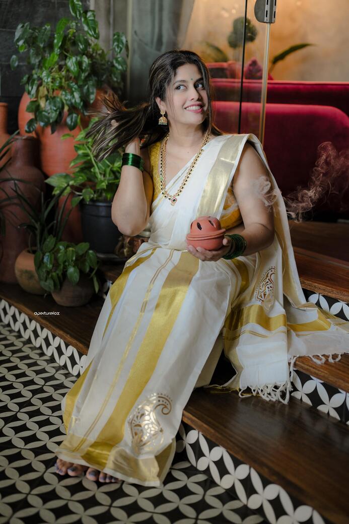 Swarnam Golden Foil Kasavu Set Mundu | The Pearl Cart