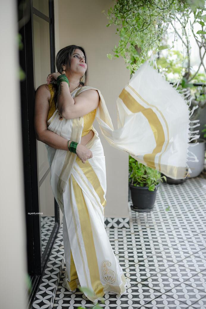 Swarnam Golden Foil Kasavu Set Mundu | The Pearl Cart